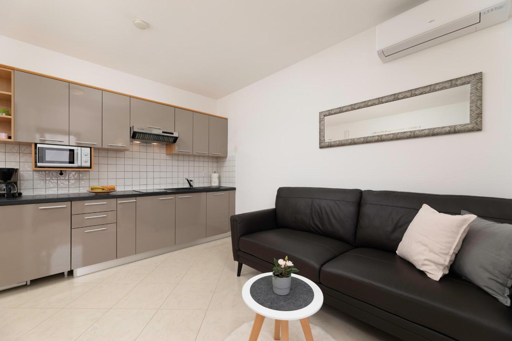 Apartments Kvarner Malinska Ngoại thất bức ảnh
