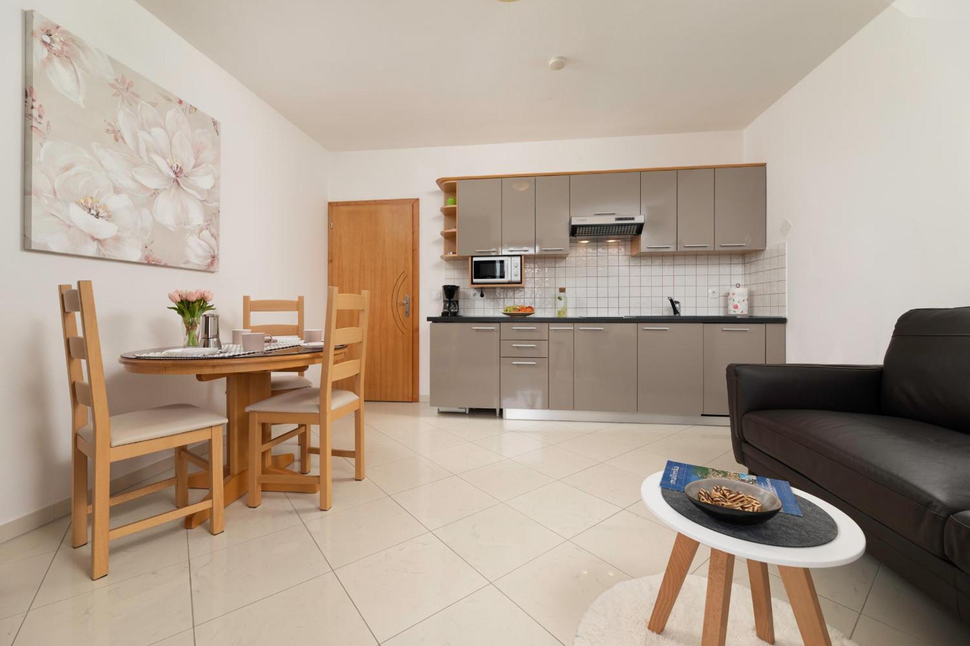 Apartments Kvarner Malinska Ngoại thất bức ảnh